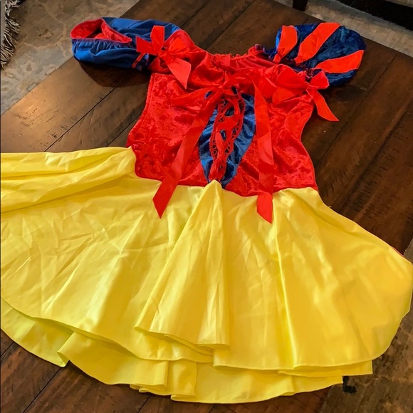 Snow White. Costume. Halloween - Picture 3 of 5